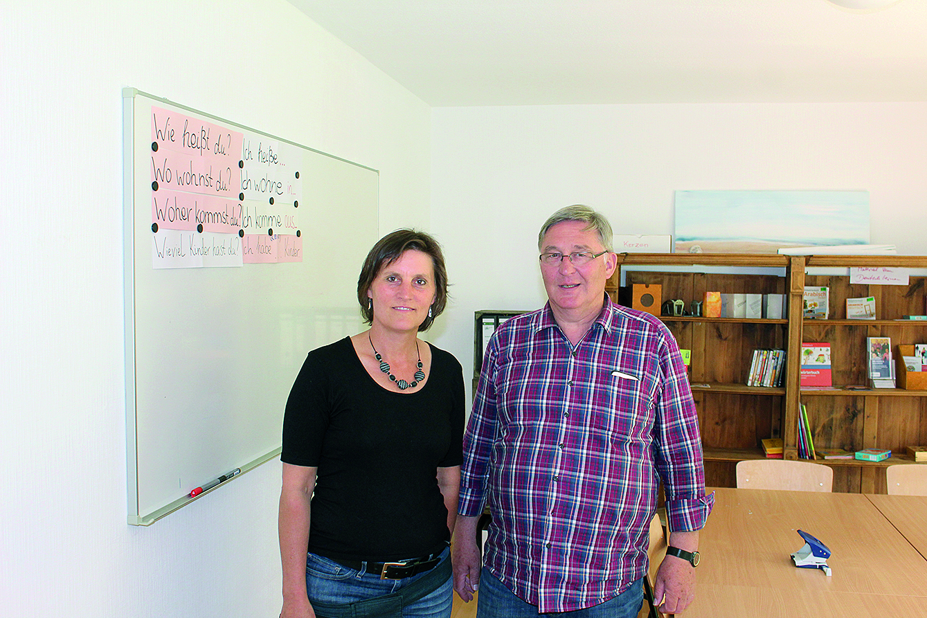 Viel Platz haben Beate Winkler-Pedernera, Frank Wilkens und die ehrenamtlichen Helfer im großen Gemeinschaftsraum