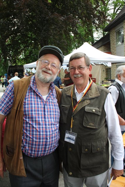 Peter Noetzel (re.) mit Alfred Spohr von "Die Melker", die das Bühnenprogramm eröffneten