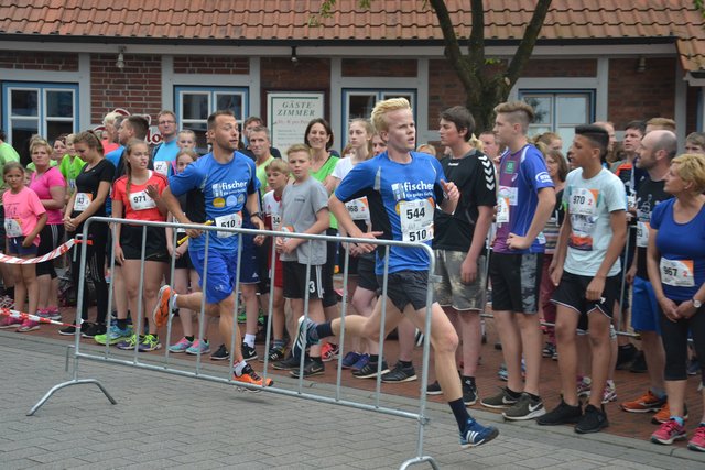 Staffelübergabe beim Gewinnerteam Fischer Bargstedt