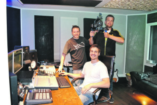 Das Team von "bluStudios media" (v. li.): Jonas Stukenbrock, Josh Fermer und Marco Bredehöft