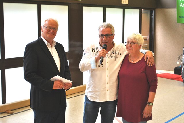 Freude über den Erfolg (v. li.): Hans-Uwe Weyer, Charly Reinhardt und Elisabeth Mestmacher