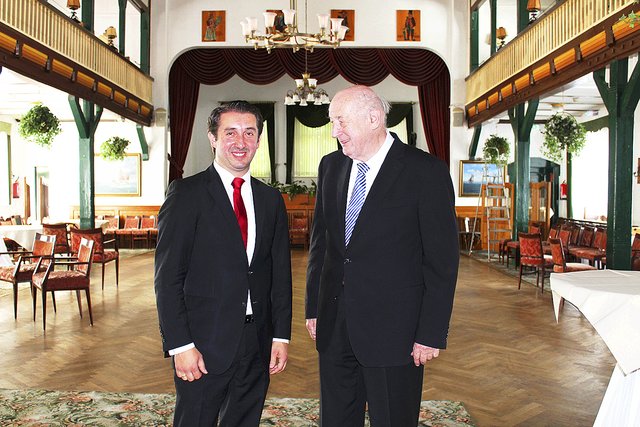 Ilir Spaqaj ist der neue Wirt im Fährhaus Kirschenland. Auf ihn sind künftig nicht nur Wilhelm Stubbes Augen gerichtet | Foto: lt
