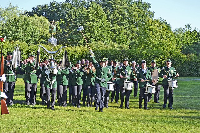 Der Spielmannszug umrahmt das Schützenfest musikalisch | Foto: archiv bim