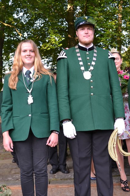 Jungschützenkönigin Merle Baden und Jungschützenkönig Jan-Henrik Kröger