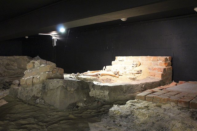 Das „geheimste“ Museum der Stadt: Wer auf eigene Faust die Bischofs-Gruft erkunden will, muss sich einen Schlüssel im Schwedenspeicher oder einen Chip bei der Sparkasse holen