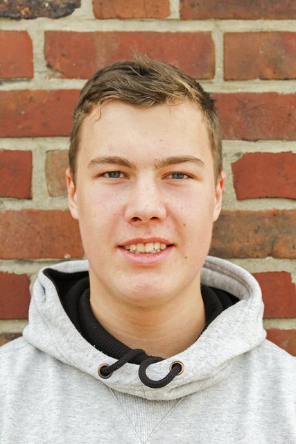 Theo Kreutzkamp (17) aus Buchholz: „Ich fahre mehrmals pro Woche, meine Eltern nehmen dann auf dem Beifahrersitz Platz. Das klappt ganz gut. Ich glaube aber, dass der Erfolg von BF 16 stark davon abhängt, wie oft der Anfänger und die Eltern fahren. Man sollte das auf jeden Fall ausprobieren.“