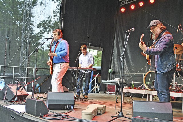 Begeisterten die Fans: Bernd Begemann (li.) und seine Band "Die Befreiung"
