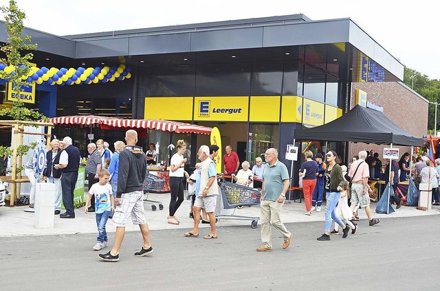 Zur Eröffnung strömten Interessierte aus der ganzen Region nach Sprötze