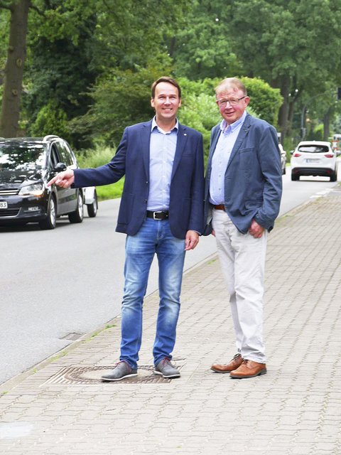 André Bock (li.) und Rudolf Meyer fordern eine schnelle Umsetzung des Tempolimits | Foto: CDU Winsen