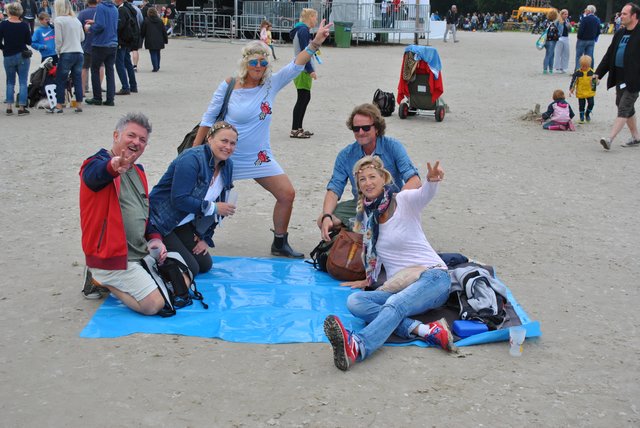 Ließen sich auch diesmal das "A Summer's Tale"-Festival nicht entgegen: diese bestens gelaunte Besuchergruppe aus Salzhausen