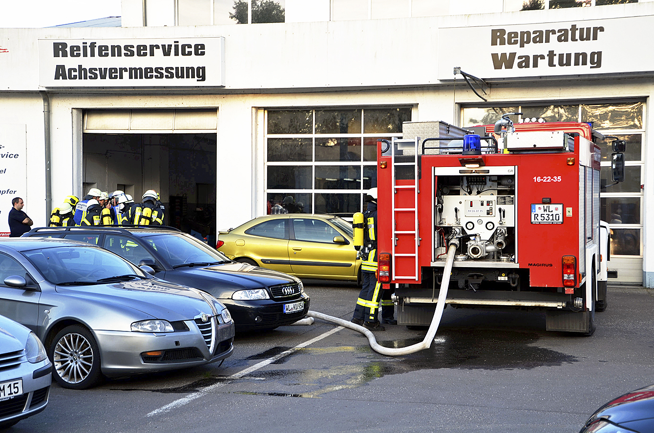 Kreisfeuerwehrbereitschaft, das Technische Hilfswerk (THW) und die Johanniter-Unfall-Hilfe (JUH) rückten zu einer gemeinsamen Übung aus
