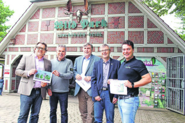 Freuen sich auf die neue Attraktion im Landkreis (v. li.): Jörg Kröger, Norbert Tietz, Gerhard Schierhorn, Olaf Muus und Alexander Tietz