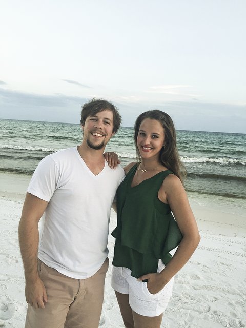 Nora Friedrichs mit Ehemann Michael Porter am Strand in Destin in Florida, USA