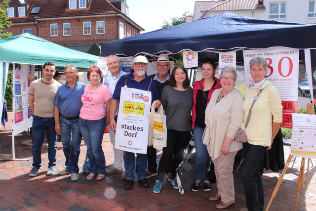 Auch die Bürgerinitiative für Asylbewerber "mitMenschen" aus Apensen war bei der Gewerbeschau dabei