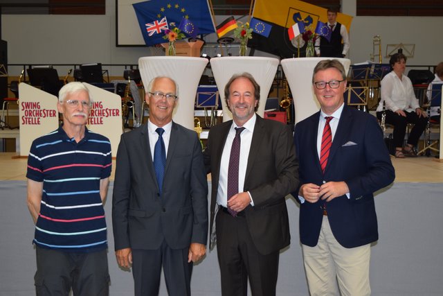 Chris Dibben, Bernard Rioual, Robert Isernhaben und Michael Grosse-Brömer (v. li.)