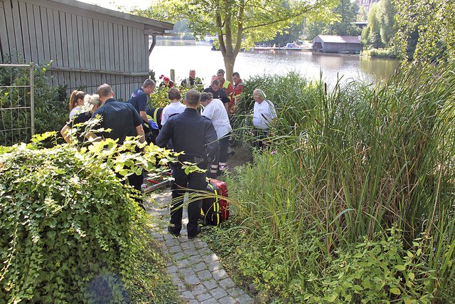 Helfer von Polizei, Rettungsdienst und Feuerwehr