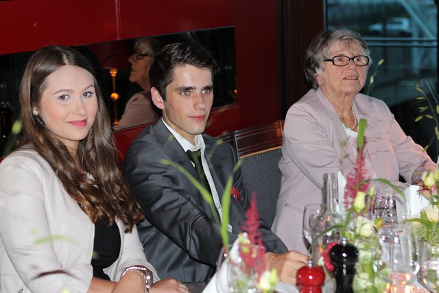 Torben Gosebeck mit Freundin Karina und Alice Gosebeck | Foto: Strandkorbprofis