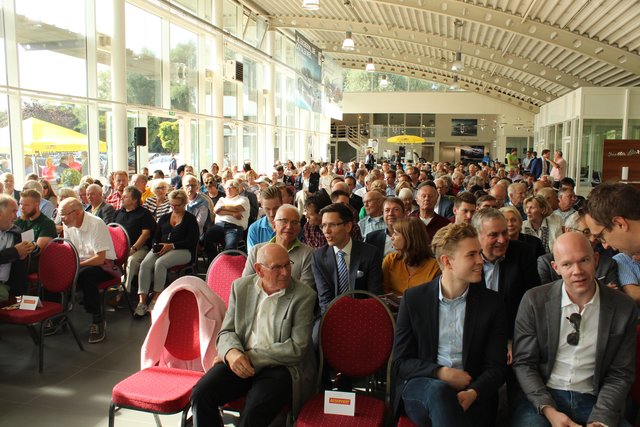Volles Haus bei Stadac: FDP-Chef Lindner zieht