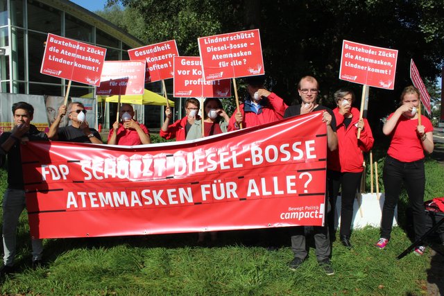 Vor dem Veranstaltungsort gab es Proteste von "campact" wegen Lindners Haltung in der Dieseldebatte.