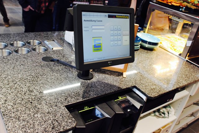 Topmoderne Kassensysteme wie hier im "Nordlicht" ermöglichen schnelles Bedienen im Markt
