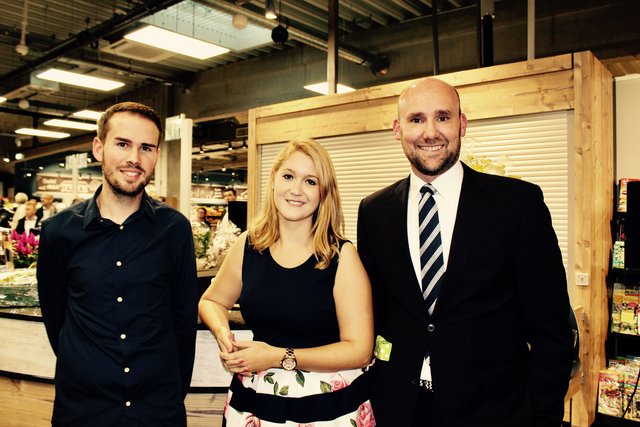 Sören Kühne (Marktleiter), Stephanie Beier (Geschäftsführerin) und Inhaber Wilfried Warncke