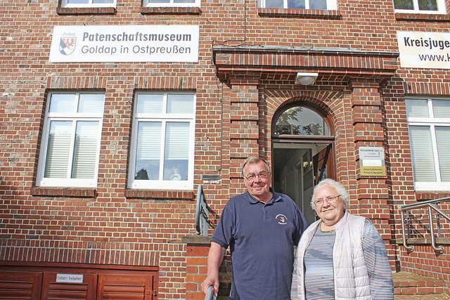 Annelies Trucewitz mit ihrem Ehemann Gerhard. Die beiden kümmern sich hauptsächlich um das Patenschaftsmuseum Goldap