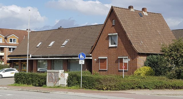 Das zweistöckige Gebäude muss weichen