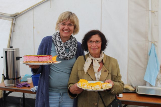 Bei der freien evangelischen Gemeinde gab es Kuchen für den guten Zweck