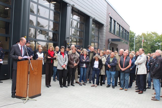 Zahlreiche Gäste darunter Bundestagsabgeordnete Svenja Stadler (SPD) waren zur Eröffnung erschienen