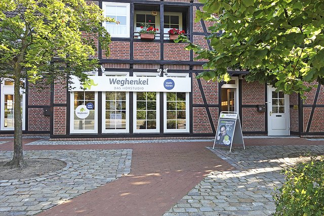 „Weghenkel - Das Hörstudio“ ist gut zu erreichen. 
Kunden finden direkt neben dem Hörstudio ausreichend Parkplätze. Eine Bushaltestelle befindet sich in unmittelbarer Nähe | Foto: Weghenkel