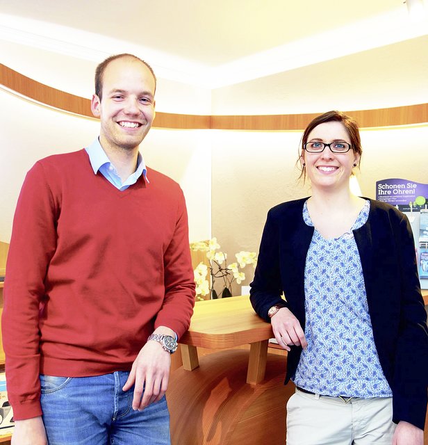 Die Mitarbeiter Steffen Kuhlmann und Eva-Jael Sternberg | Foto: Weghenkel