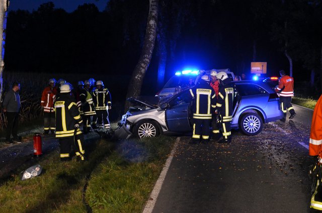 Die Feuerwehren aus Salzhausen und Garstedt sicherten die Unfallstelle ab