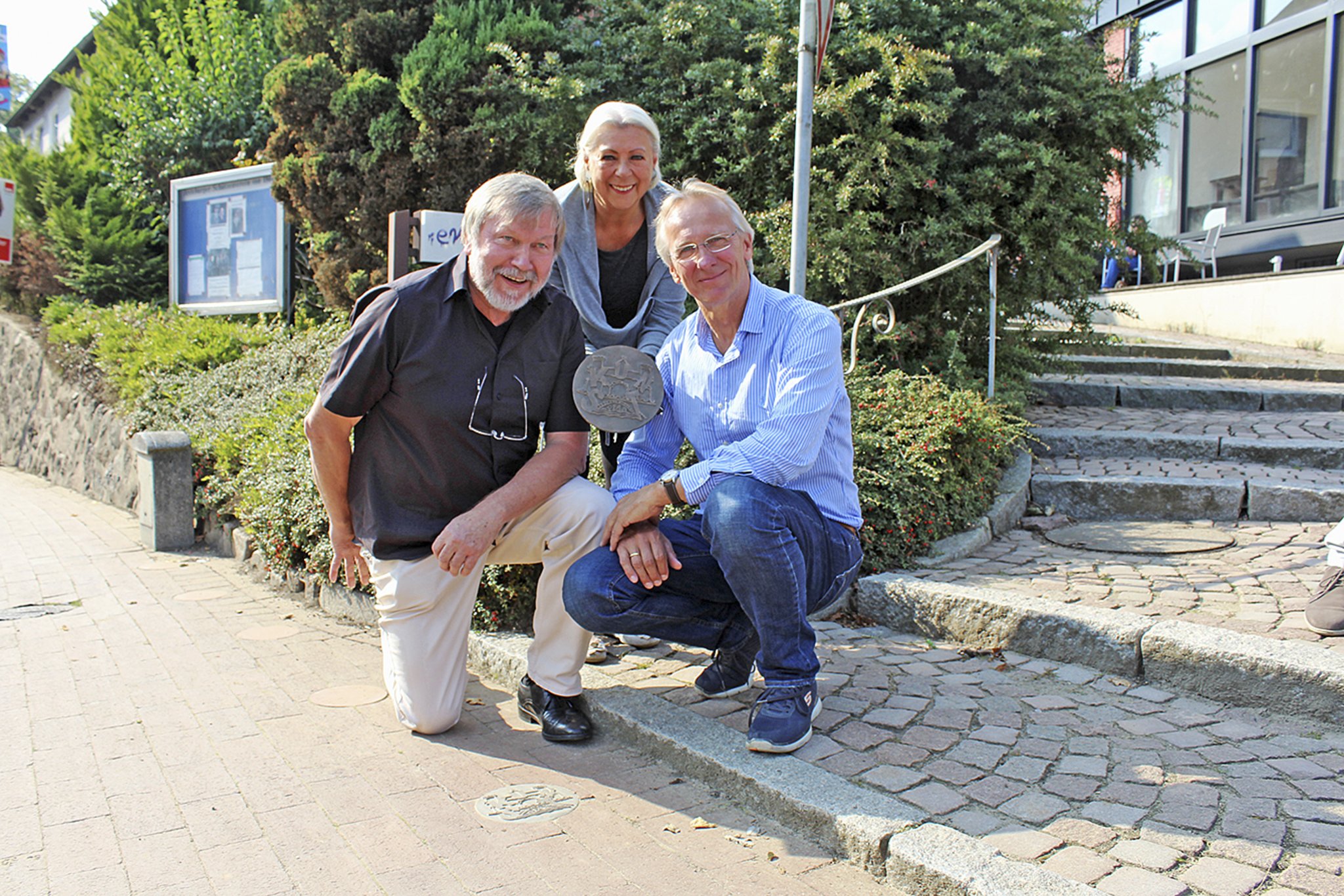 „Wegweisende“ Spende für Jesteburg Gerd Witte und Thomas Abel stiften