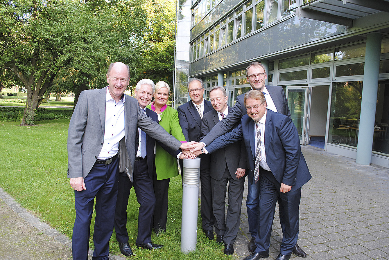 Gemeinsam für bezahlbaren Wohnraum (v. li): Hans-Heinrich Höper, Rainer Rempe, Martina Oertzen, Joachim Thurmann, Heinz Lüers, Dirk Seidler und Wolfgang Krause