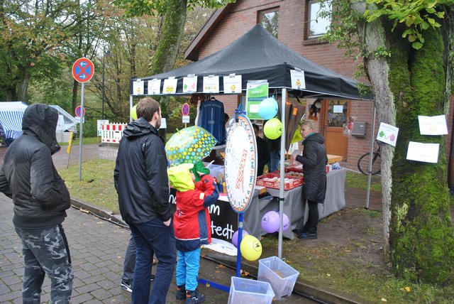 Gewinne, Gewinne, Gewinne: Das Glücksrad drehte sich bei der Tostedter Jugendpflege