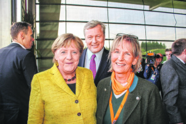 Angela Merkel und Bernd Althusmann mit Elke von Ziegner, Kreisgeschäftsführerin Harburg Land