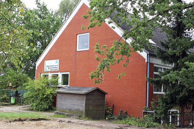 Das einstöckige Gemeindehaus II muss weichen. In Planung ist ein deutlich höheres Mehrfamilienhaus