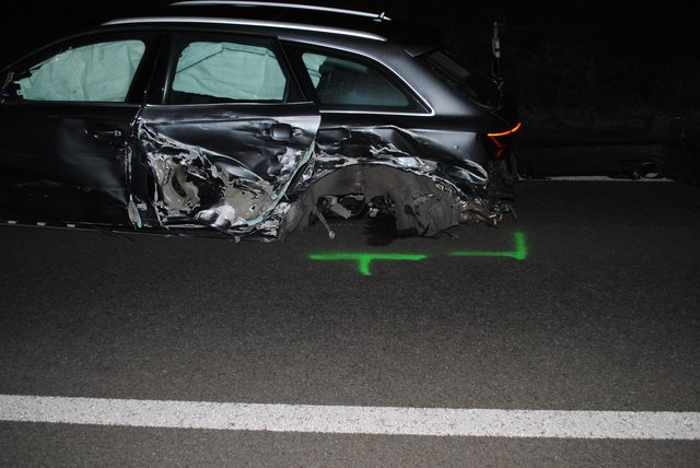 Der Audi wurde erheblich beschädigt