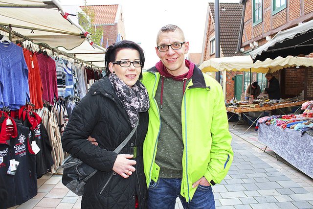 Bummelten schon morgens über die bunte Meile: Beatrice Weber und Günther Schmidt aus Buxtehude