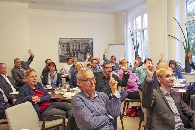 Über das Thema der nächsten Veranstaltung stimmen die Zuhörer ab