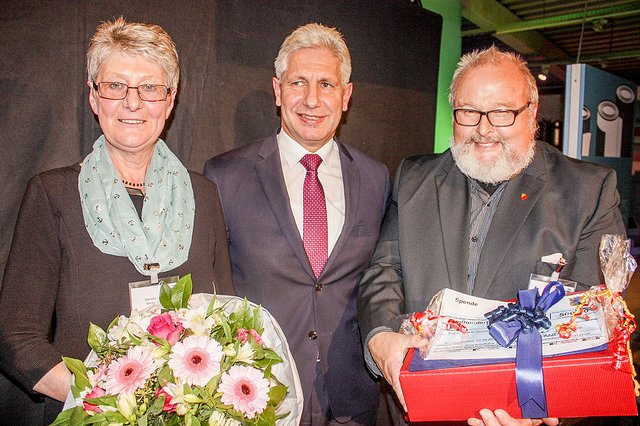 Giesela und Rolf Wiese (re.) mit Landrat Rainer Rempe