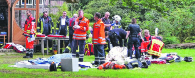 Mehr als 160 Rettungskräfte kümmerten sich bei dem Großeinsatz in Handeloh-Inzmühlen um die Seminarteilnehmer