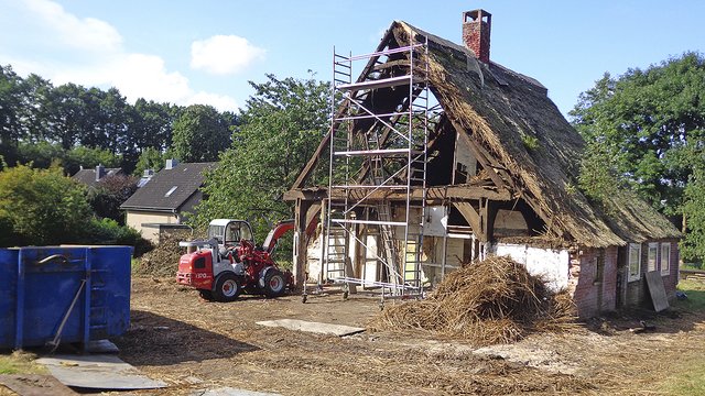 Abbau des Bauernhauses im August durch eine Fachfirma | Foto: Stader Stiftung für Kultur und Geschichte