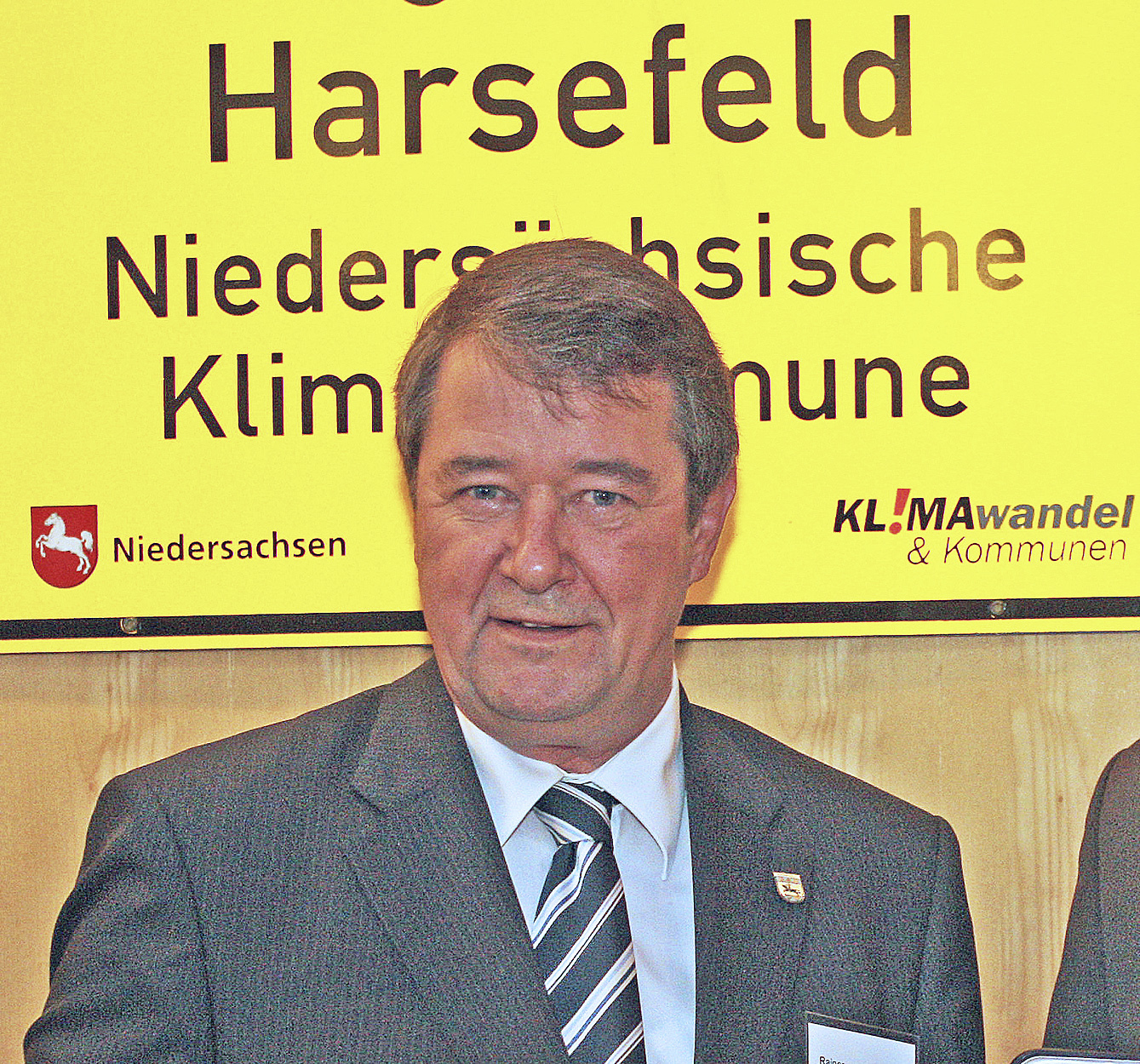 Für Rathauschef Rainer Schlichtmann ist der Brückenbau auch unter dem Aspekt des Klimaschutzes wichtig Foto: jd
