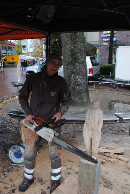 Schitzerin Slyvia Itzen in Action