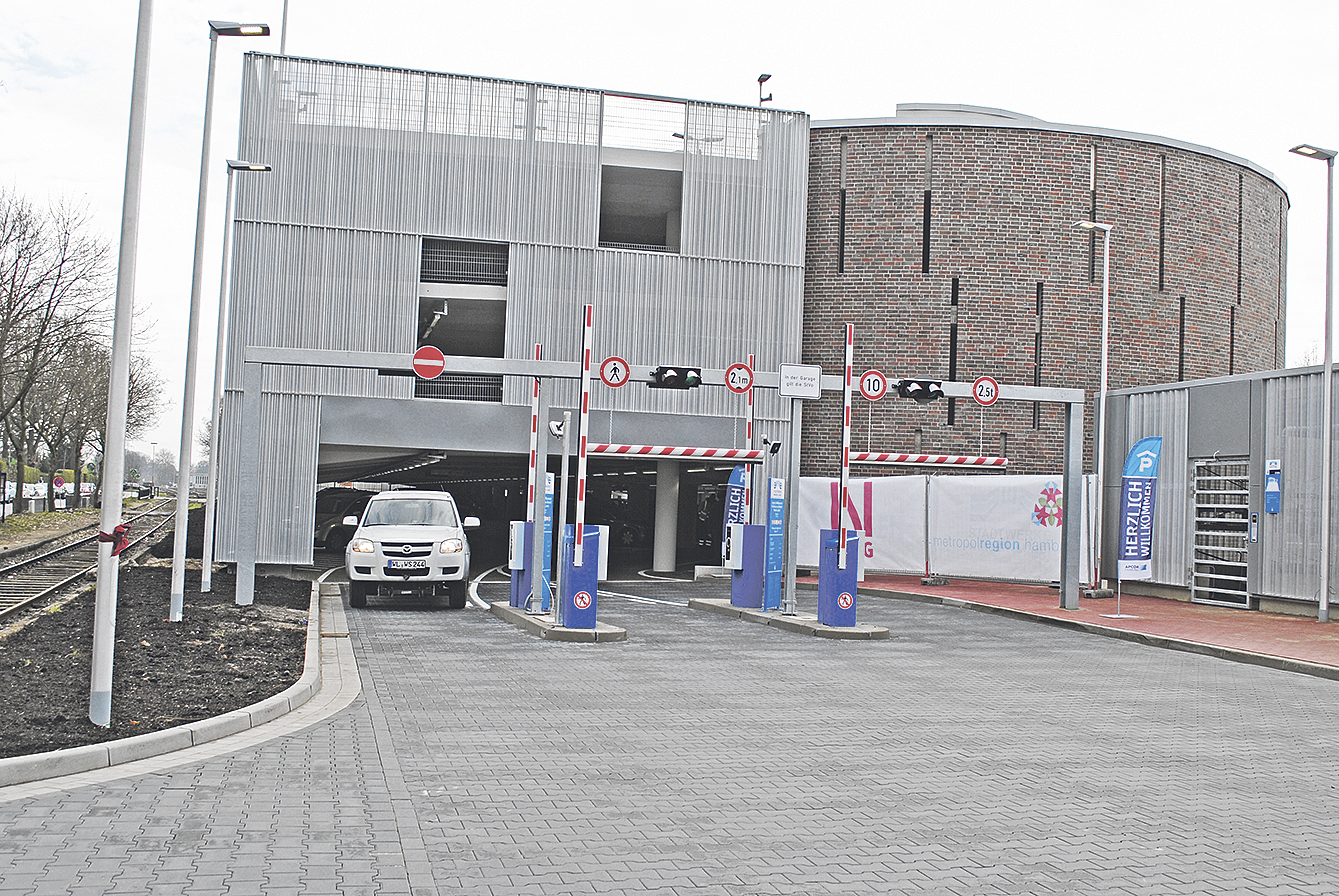 Um die Baukosten für das Parkhaus am Winsener Bahnhof ist ein Rechtsstreit entbrannt