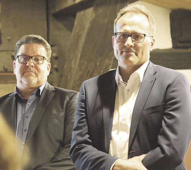 Ulrich Salvers (li.) und Jörg Ruschmeyer präsentierten Anfang des Jahres ihr Konzept für ein neues Wohnquartier in Jesteburg. Am Mittwoch folgt eine neue Variante