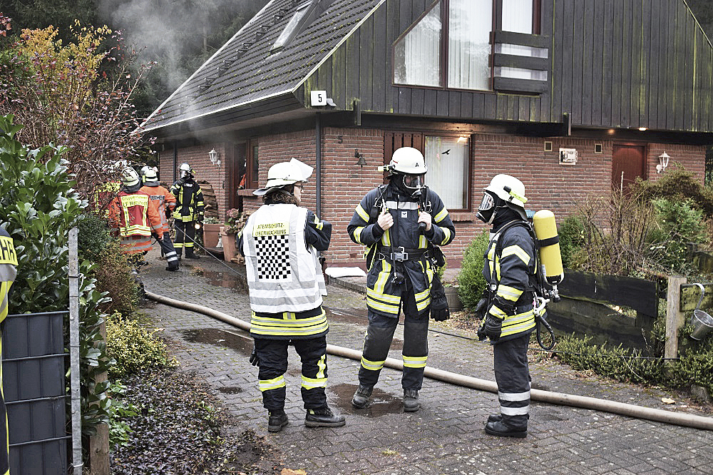 Die Feuerwehr war mit rund 40 Einsatzkräften vor Ort