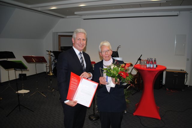 Rainer rempe mit Preisträgerin Reinhild Bonte