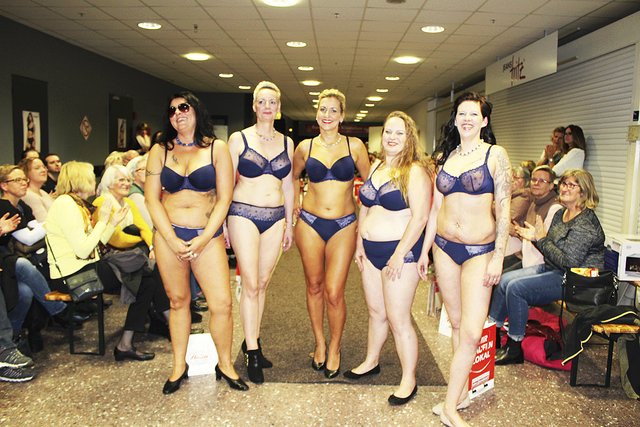 Dessous aus der gleichen Serie an verschiedene Figuren: (v. li.:) Esther trägt BH-Größe 80F, Steffi 70 G, Susanne 75 E, Nancy 85 G und Franzi 65 G